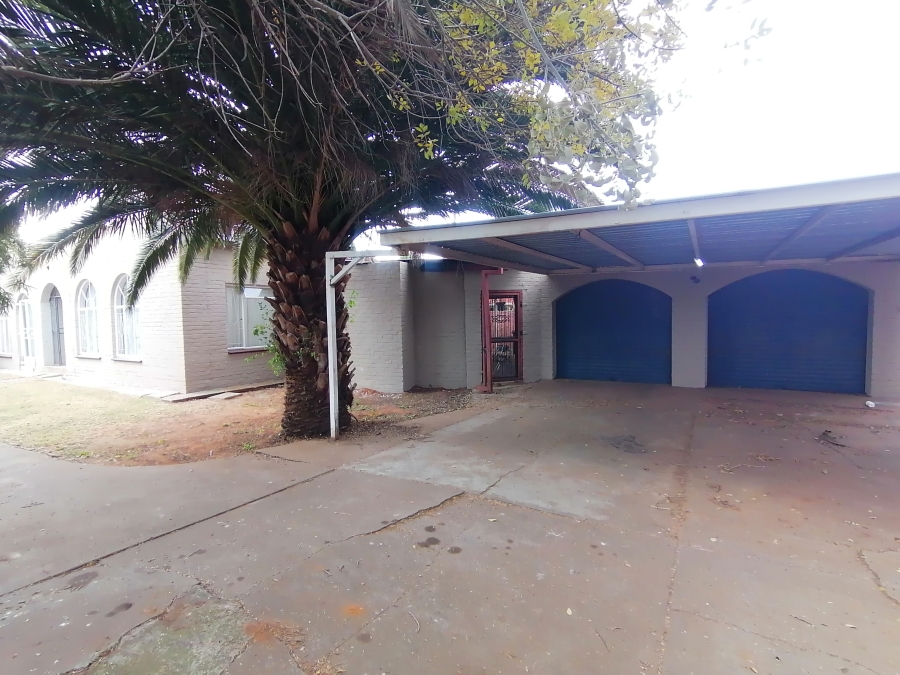 4 Bedroom Property for Sale in Stilfontein Ext 4 North West